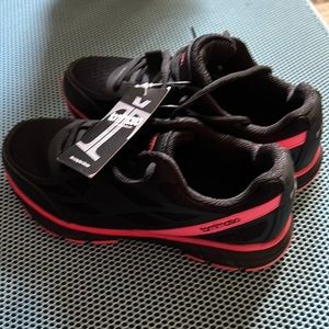 Women’s cycling shoes. Size 7. Tommaso brand, new with tags.